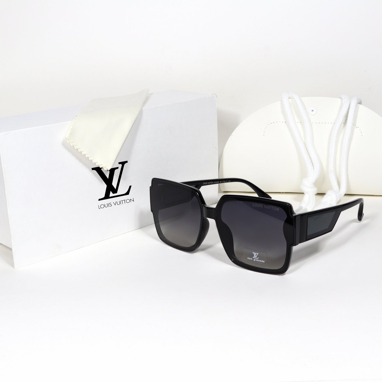 Louis Vuitton - LV07