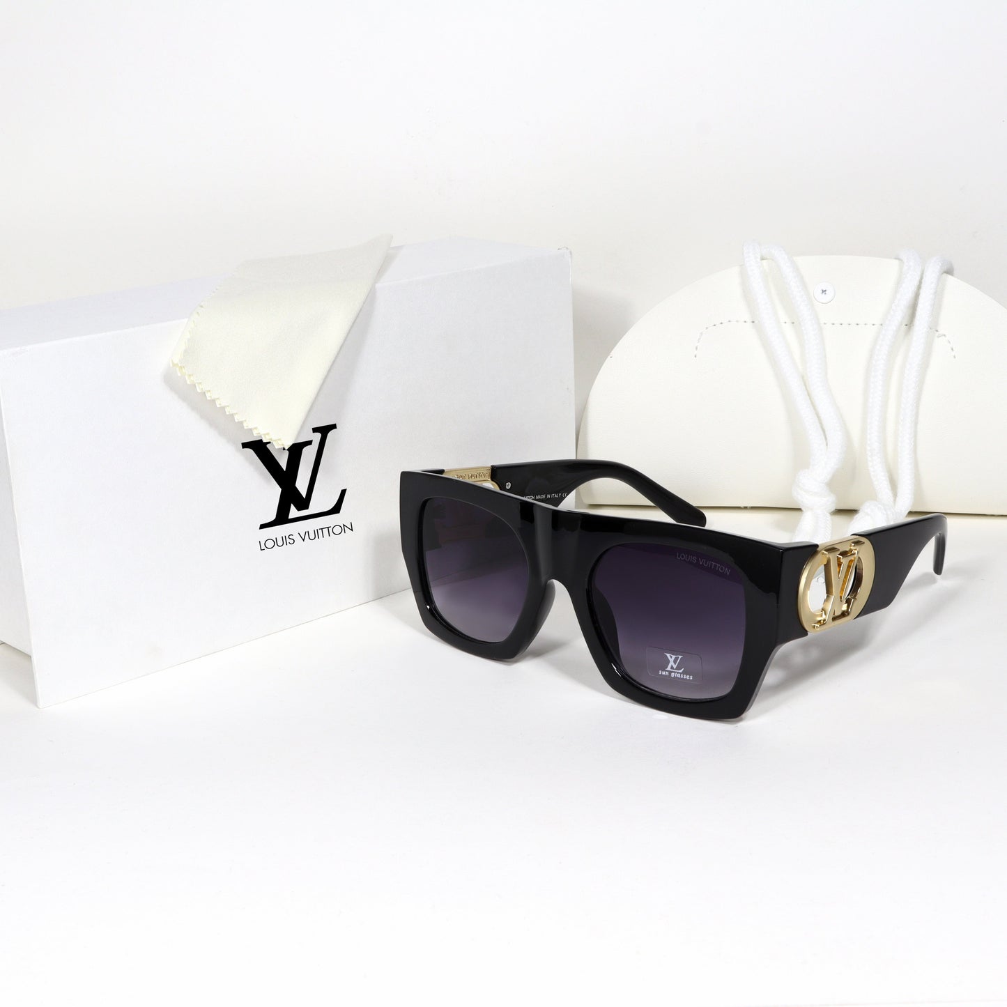 Louis Vuitton - LV01