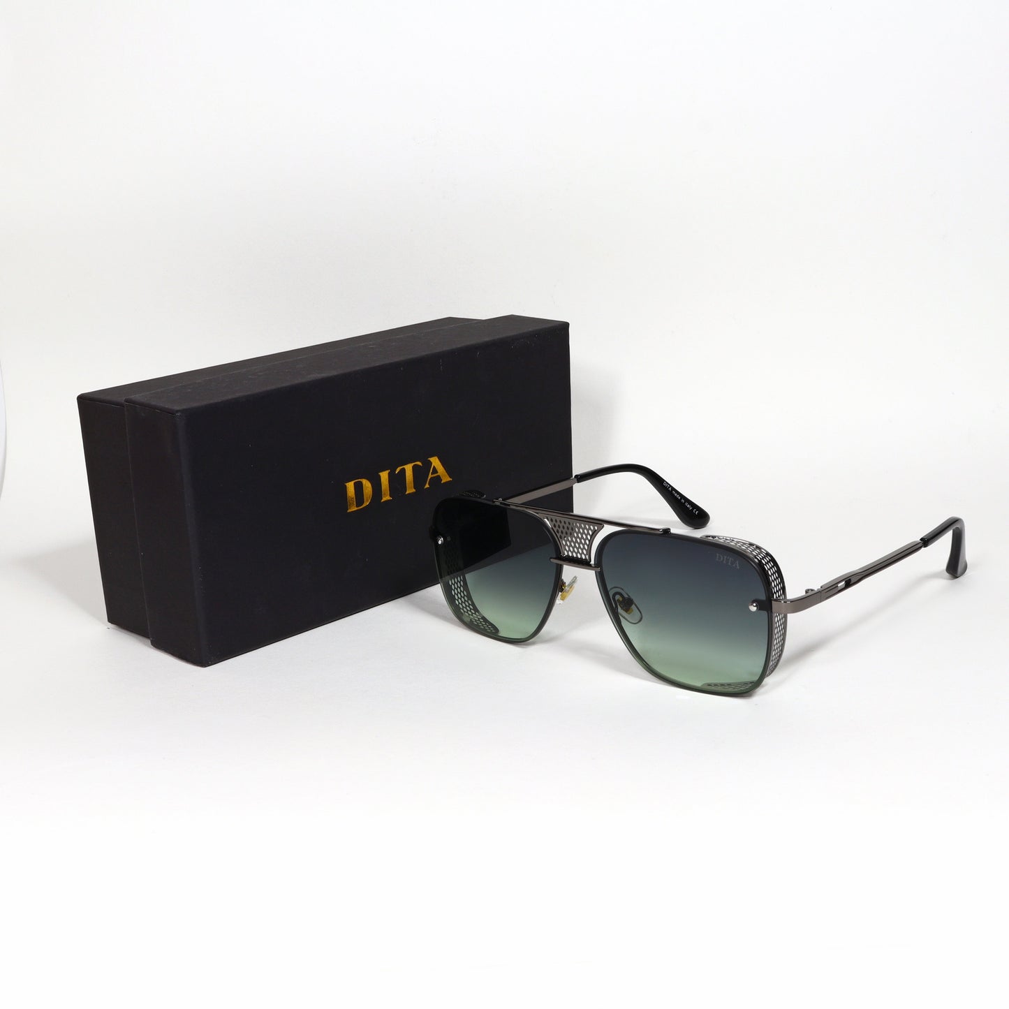 Dita - DT02