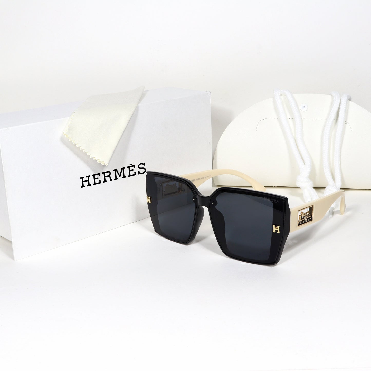 Hermes - HRM06