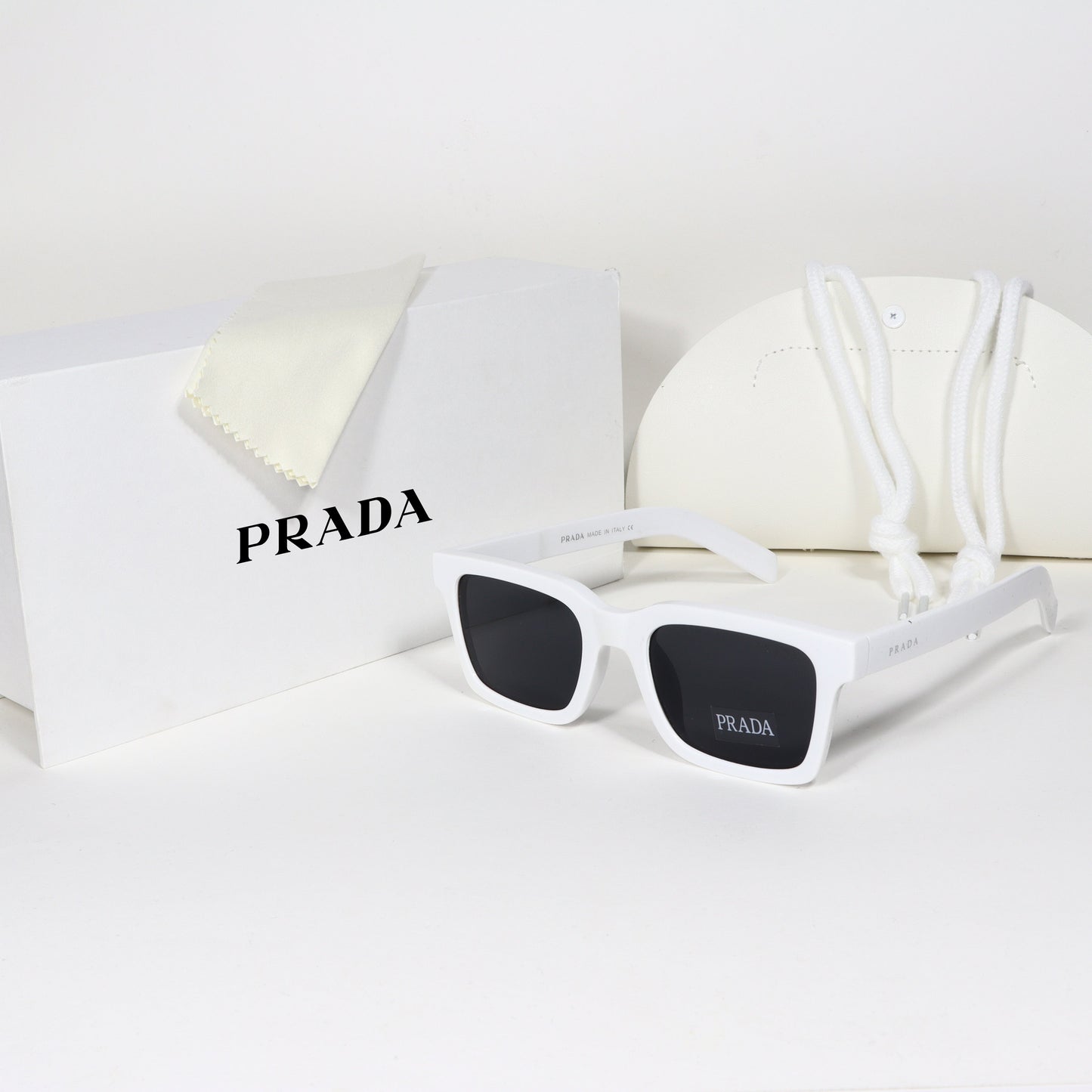 Prada - PR18